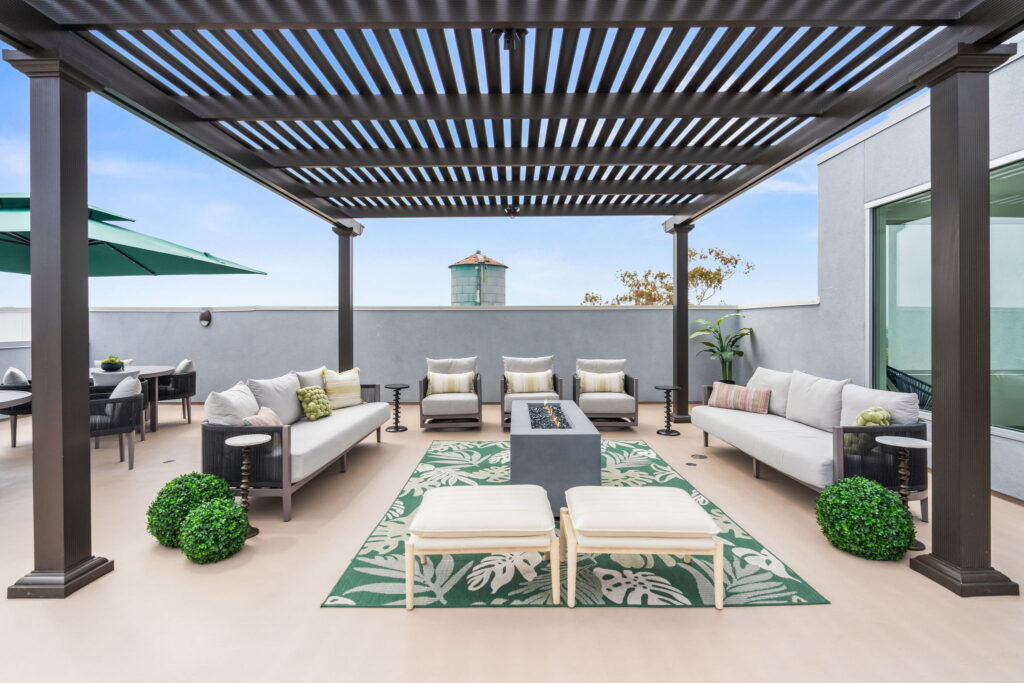 32-2724 El Cajon Blvd-93