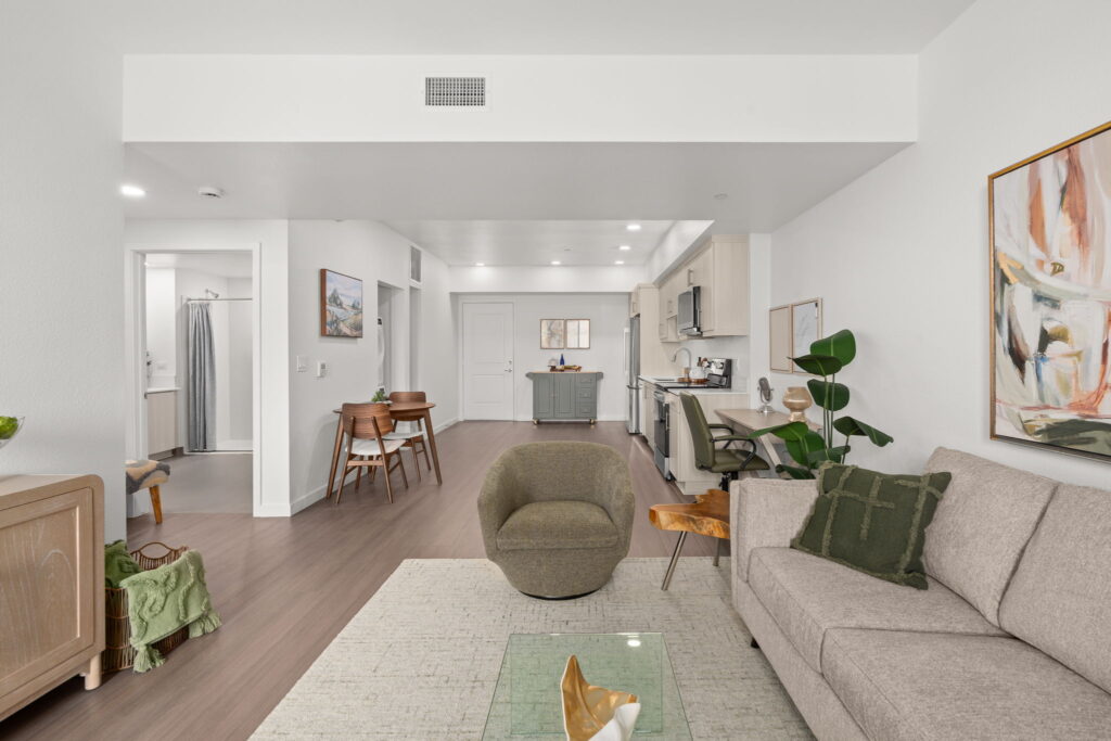 81-2724 El Cajon Blvd-44