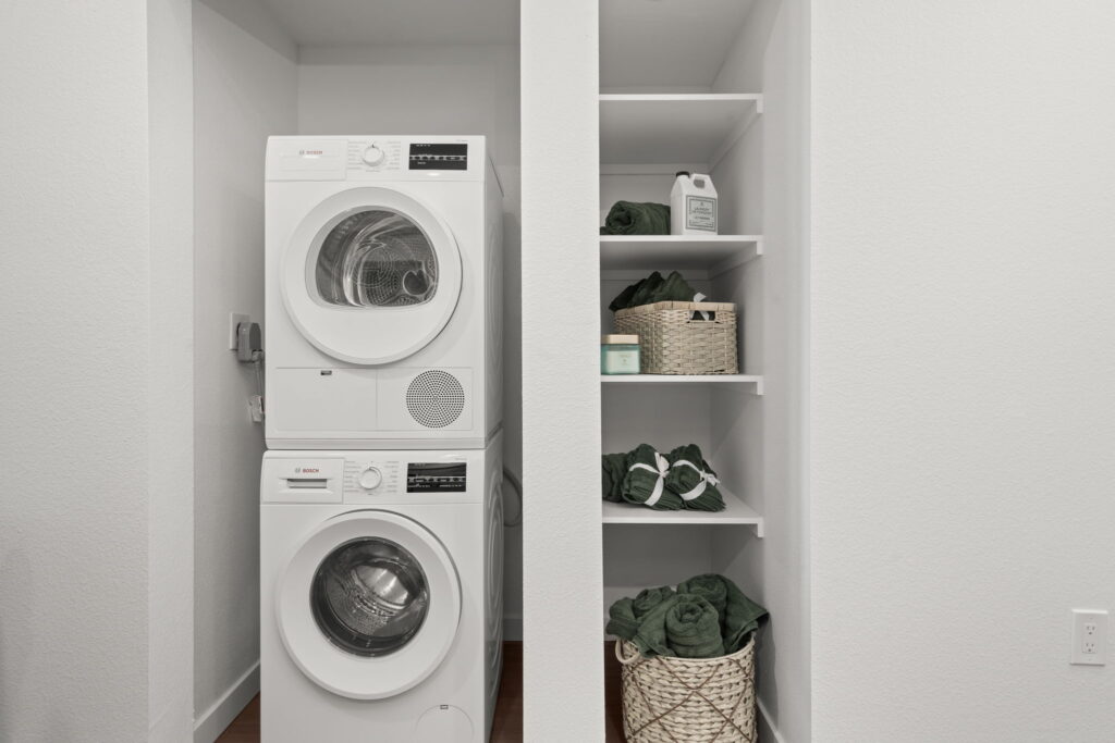 93-2724 El Cajon Blvd-32